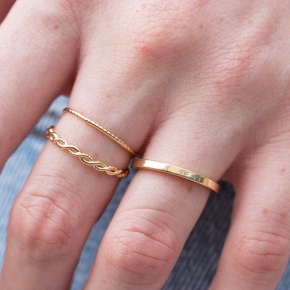 Brandy Melville GOLD Set of three unique Ring bands - Picture 3 of 5